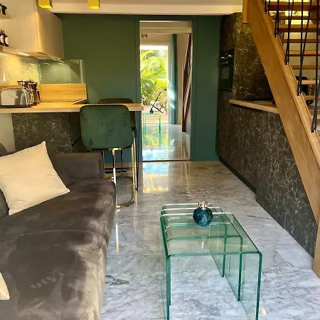 Yugen Palladio - Fully Renovated On A Prime Location, Direct Access, Heated Pool, Private Terrace & Patio, Private Parking Lot Apartamento Saint-Raphaël