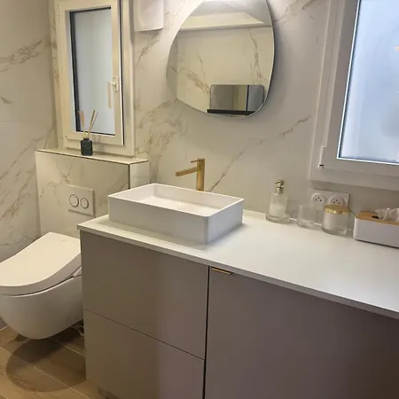 Yugen Palladio - Fully Renovated On A Prime Location, Direct Access, Heated Pool, Private Terrace & Patio, Private Parking Lot Apartamento Saint-Raphaël